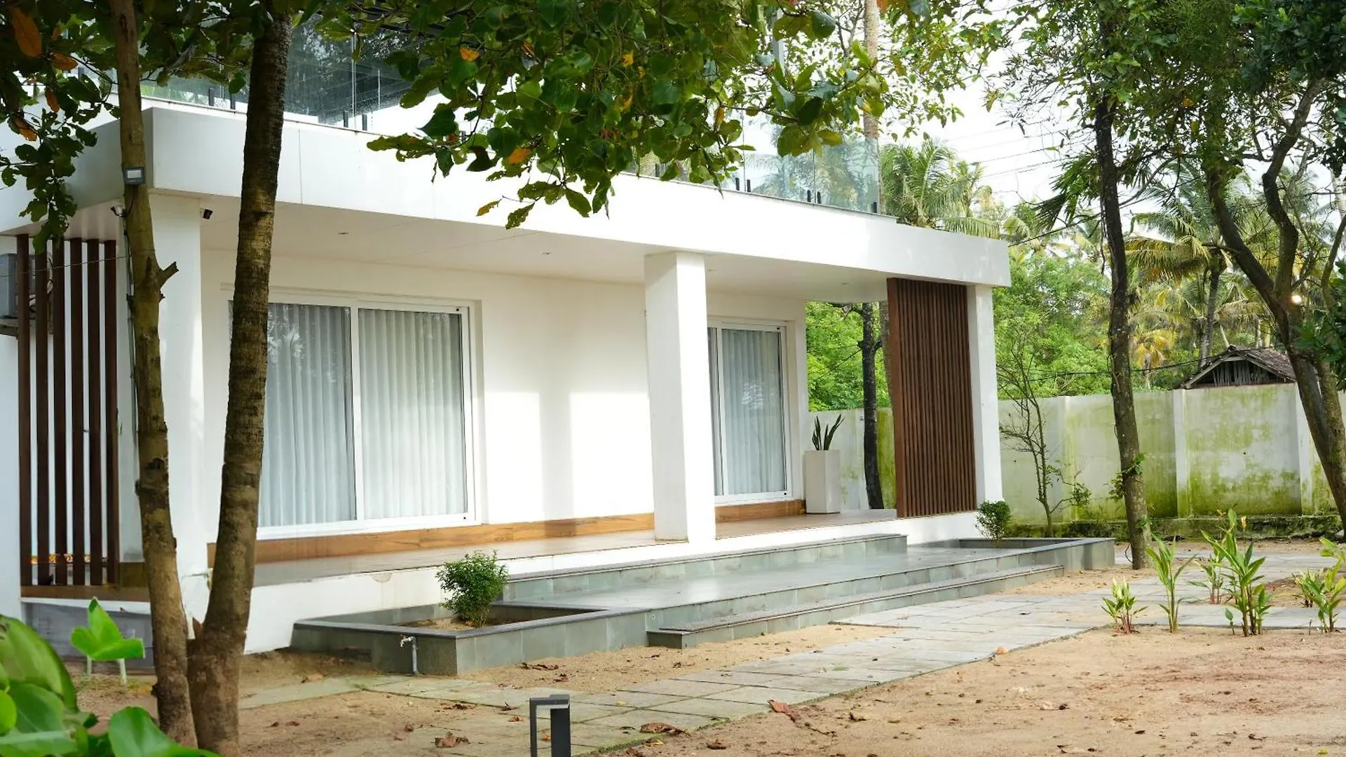 Ocean Whisper- Psst! Hidden Gem Villa Karuvapadna